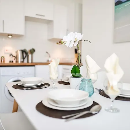 Modern Central Apartment Aberdeen Room photo
